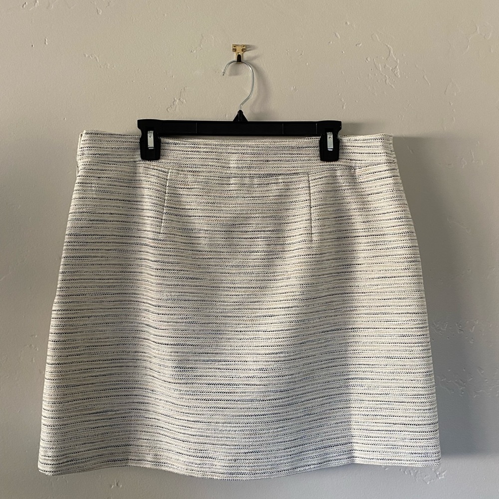 NWT. Loft tweed skirt  size 14.  Lined side zip